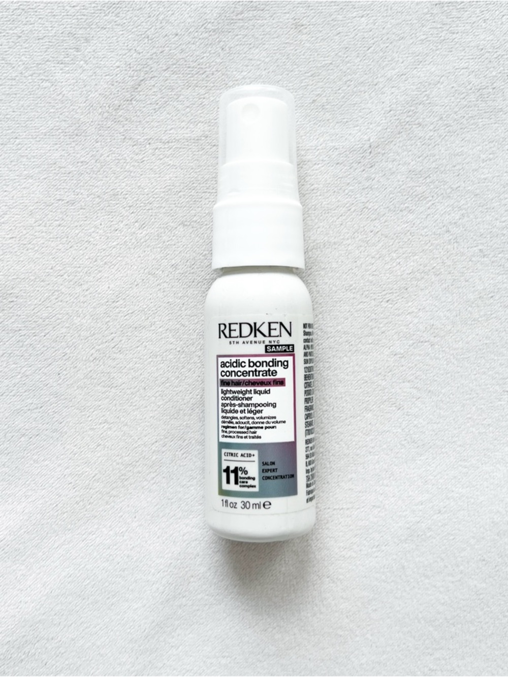 Redken Acidic Bonding Concentrate Travel Spray - White